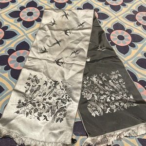 VINTAGE SILKY BIRD NECK SCARF